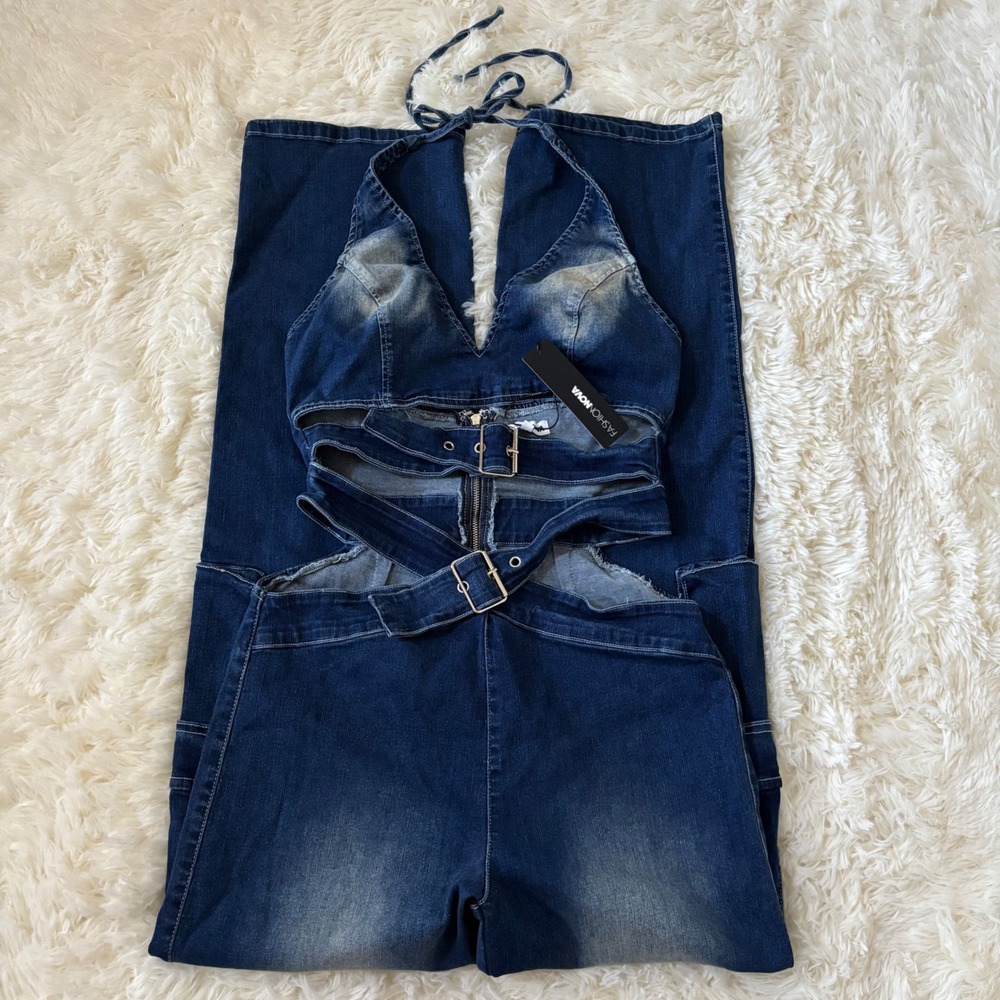 Fashion Nova Blue Denim Halter Cutout Buckle Cargo Wide Leg Jumpsuit Large NEW
